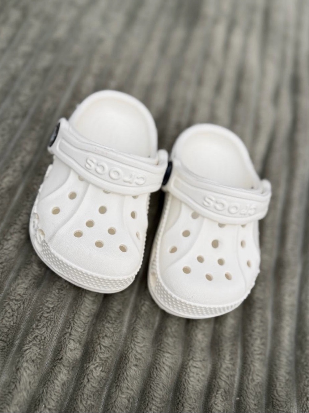 CROCS Baby Kids White Classic Clog Sandals